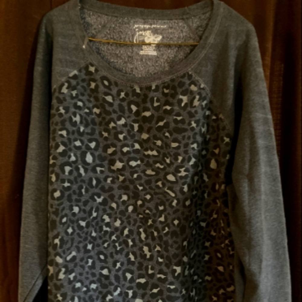 Leopard Sweatshirt-Gray